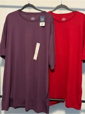 TWO St. John's Bay Short Sleeve Crew T-Shirts in Plum and Red